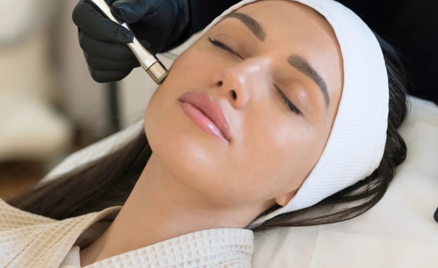 03.Dermatolog Dr. Muge Karaali Hydrafacial Cilt Bakimi