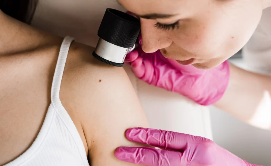 11.Dermatolog Dr. Muge Karaali Ben Muayenesi ve Takibi