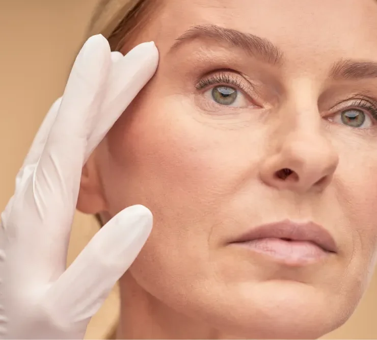 dr.-müge-göre-karaali-Leke-Kuruluk-İnce-Çizgilere-Karşı-Kışın-Uygulanabilecek-7-Klinik-Yöntem